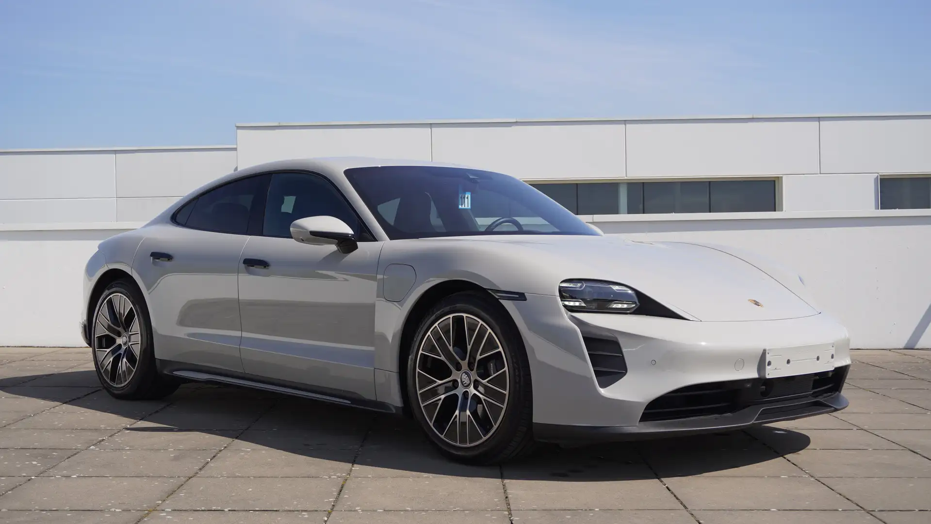 Porsche Taycan SPORT DESIGN/INNODRIVE/ACHTERASBEST/BOSE/PERF BATT Wit - 1
