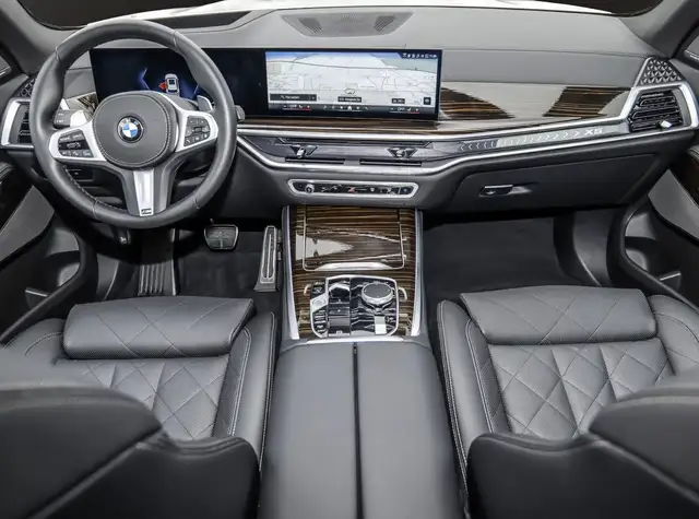 BMW X5 view 8