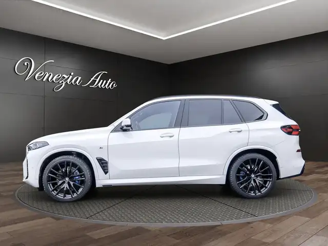 BMW X5 view 3