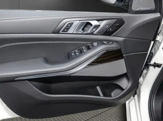 BMW X5 view 14