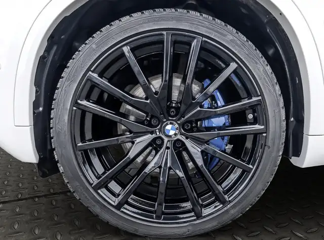 BMW X5 view 6