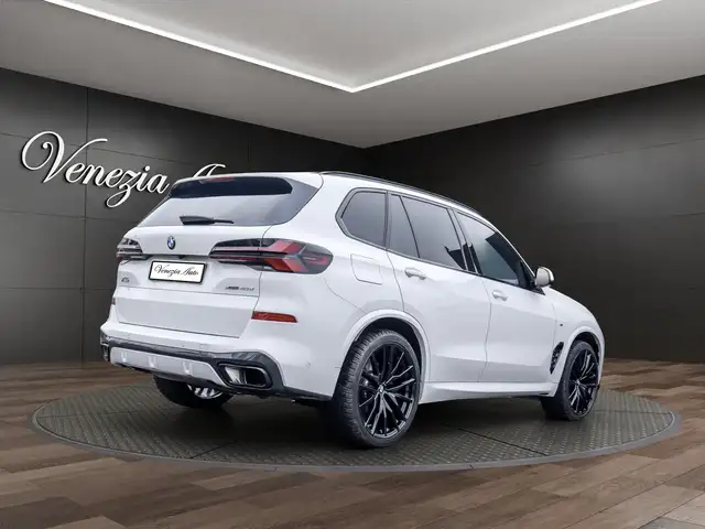 BMW X5 view 4