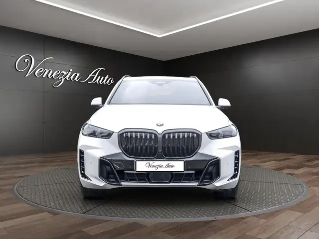BMW X5 view 2
