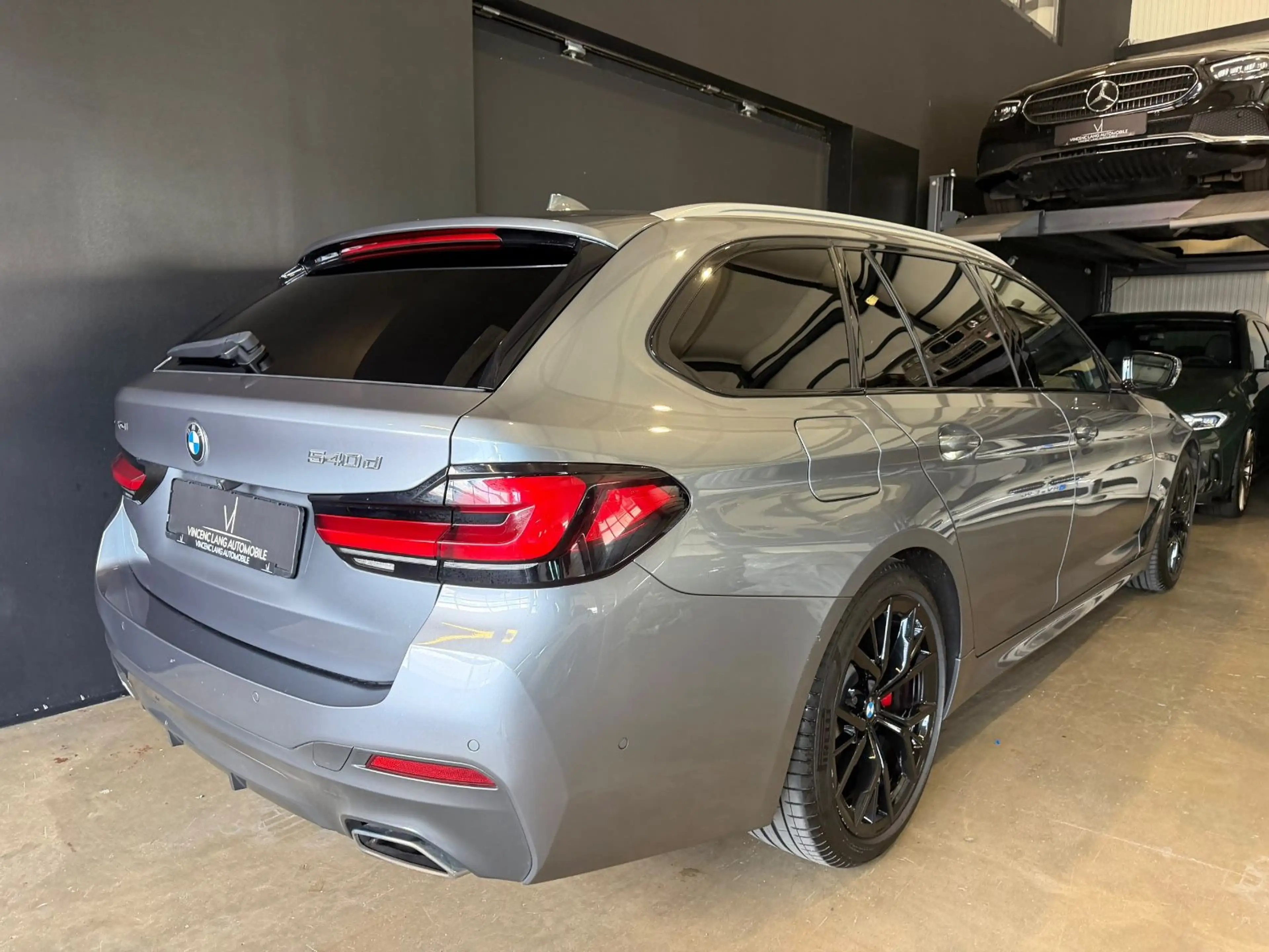 BMW 540 D X-DRIVE M-PAKET/AHK/1.HAND/STHZ/PANO/LASER — photo 6