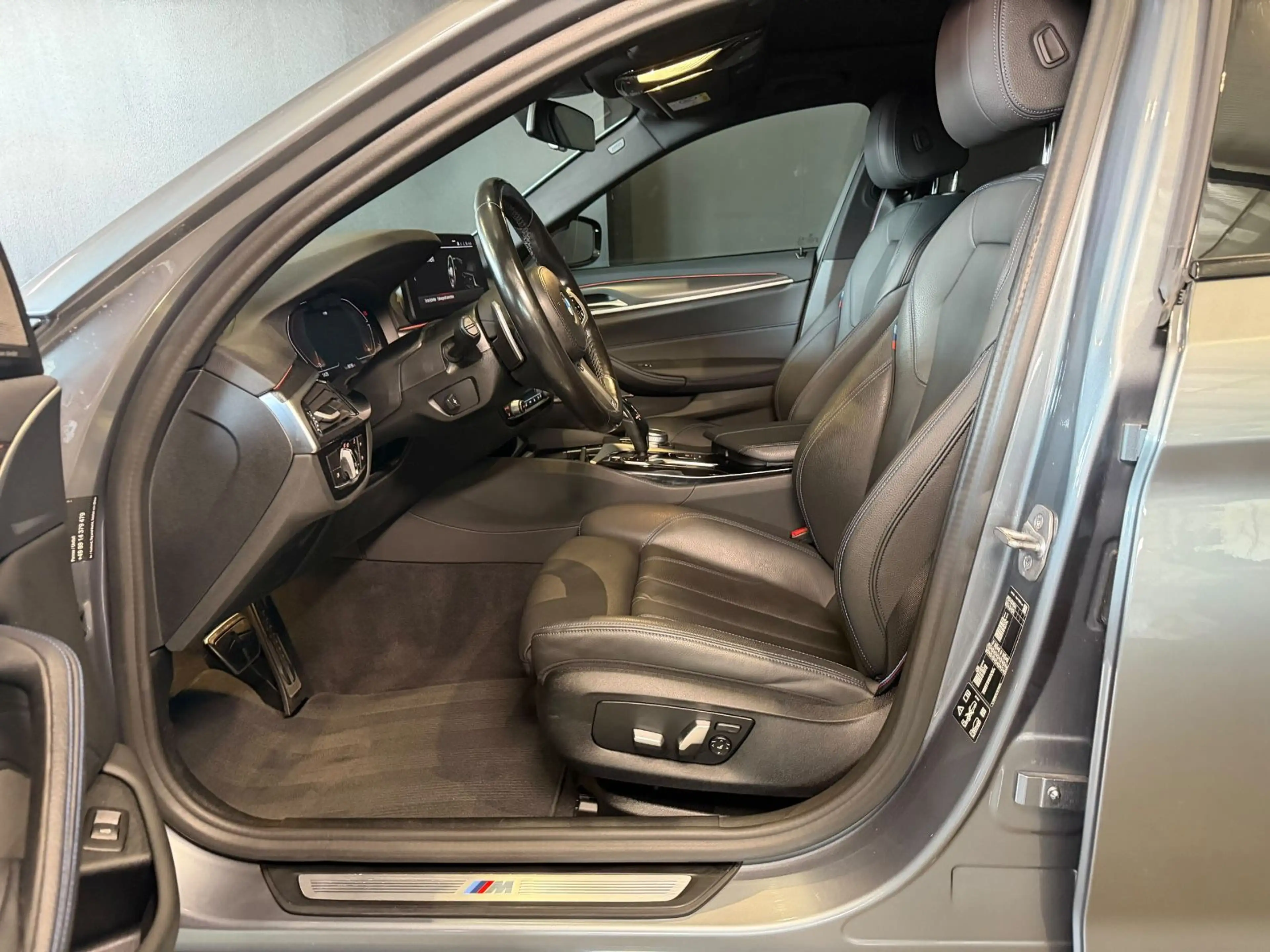 BMW 540 D X-DRIVE M-PAKET/AHK/1.HAND/STHZ/PANO/LASER — photo 15