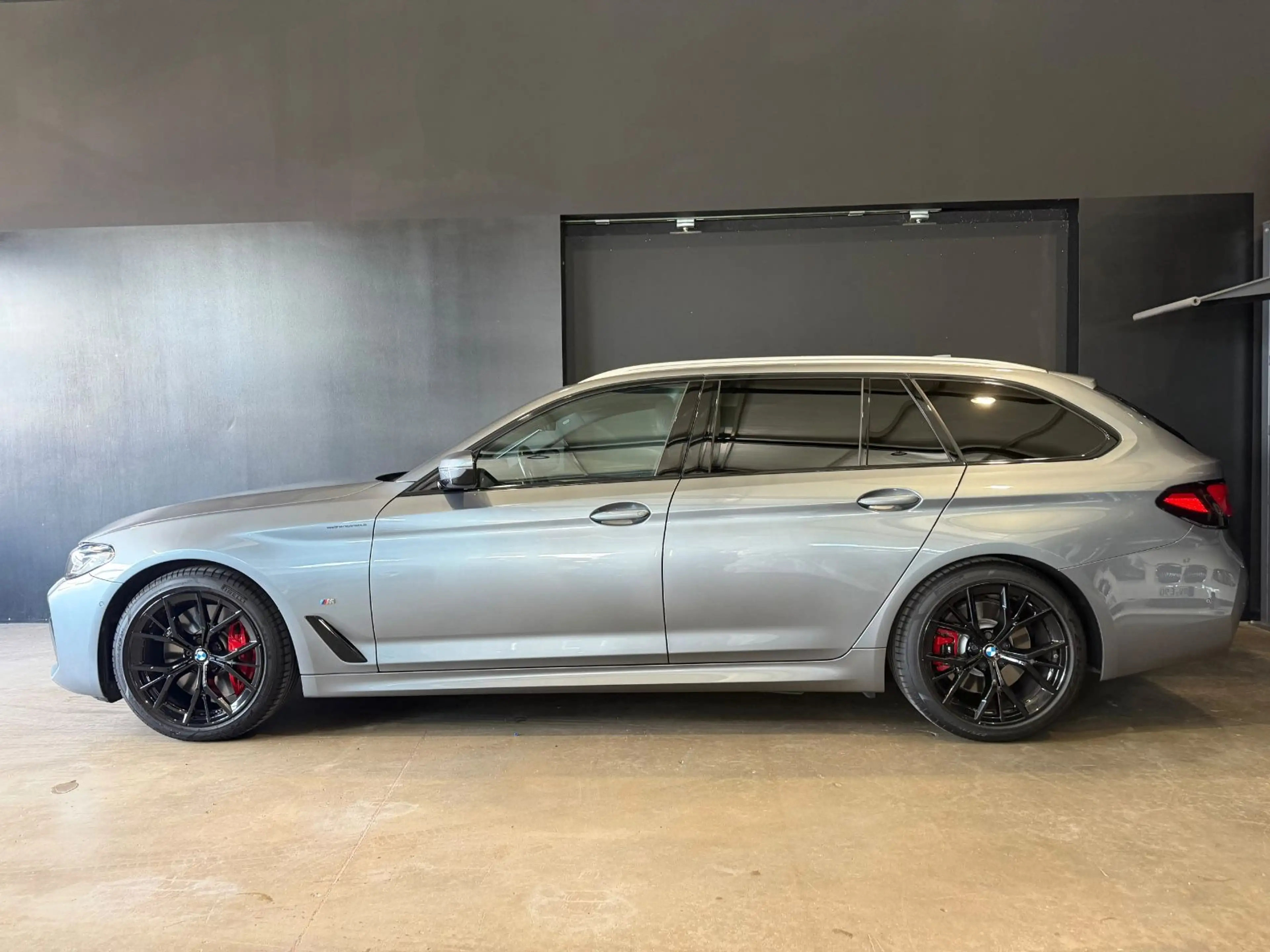 BMW 540 D X-DRIVE M-PAKET/AHK/1.HAND/STHZ/PANO/LASER — photo 2