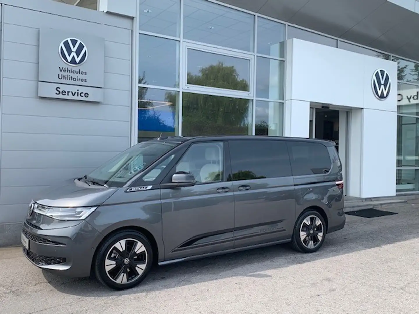 Volkswagen T7 Multivan EDITION LP TSI eHYBRID 4MOTION DSG6 Gri - 1