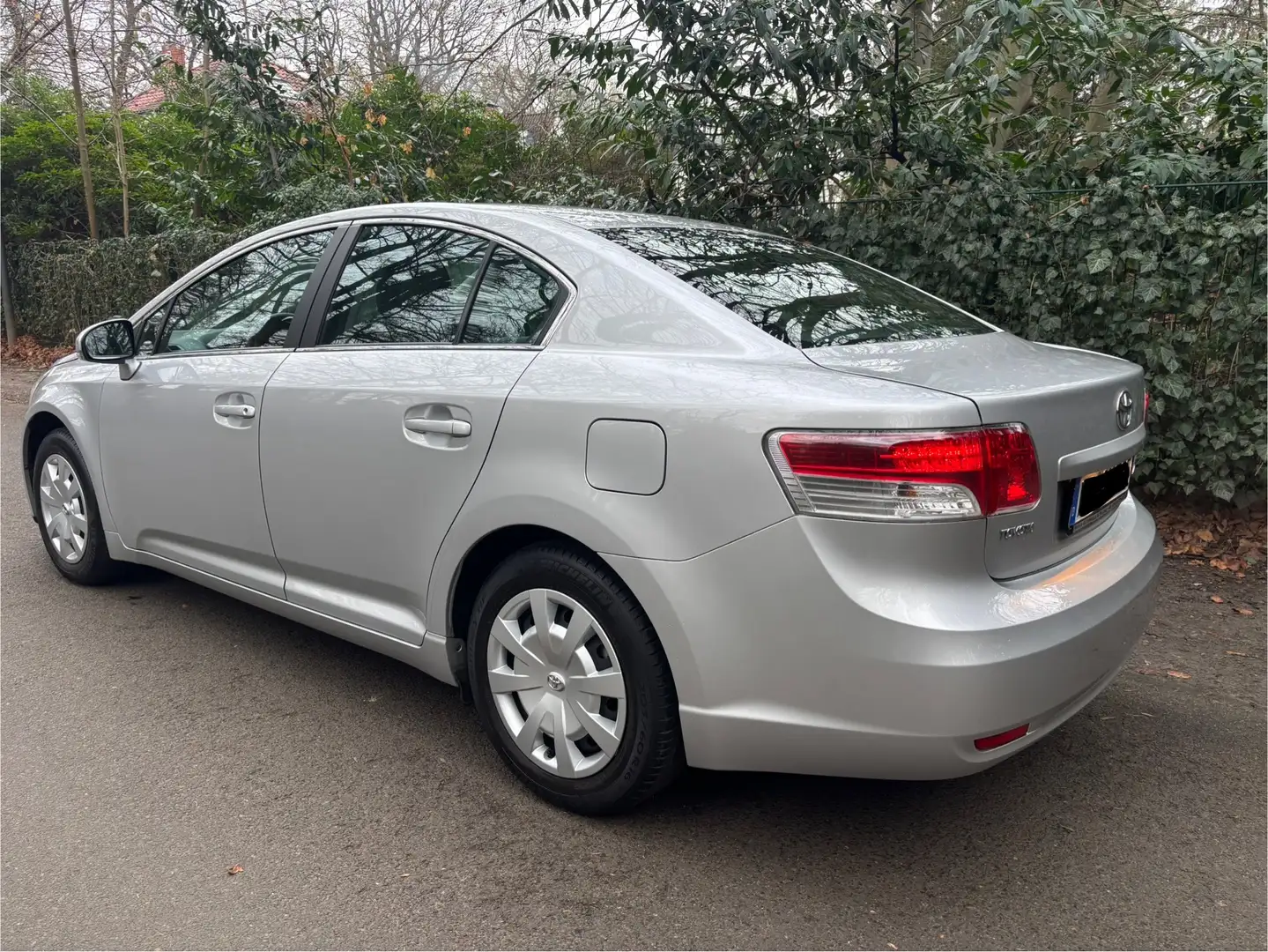 Toyota Avensis 1.8 Benzin  26 550 km 1Hand Silber - 1
