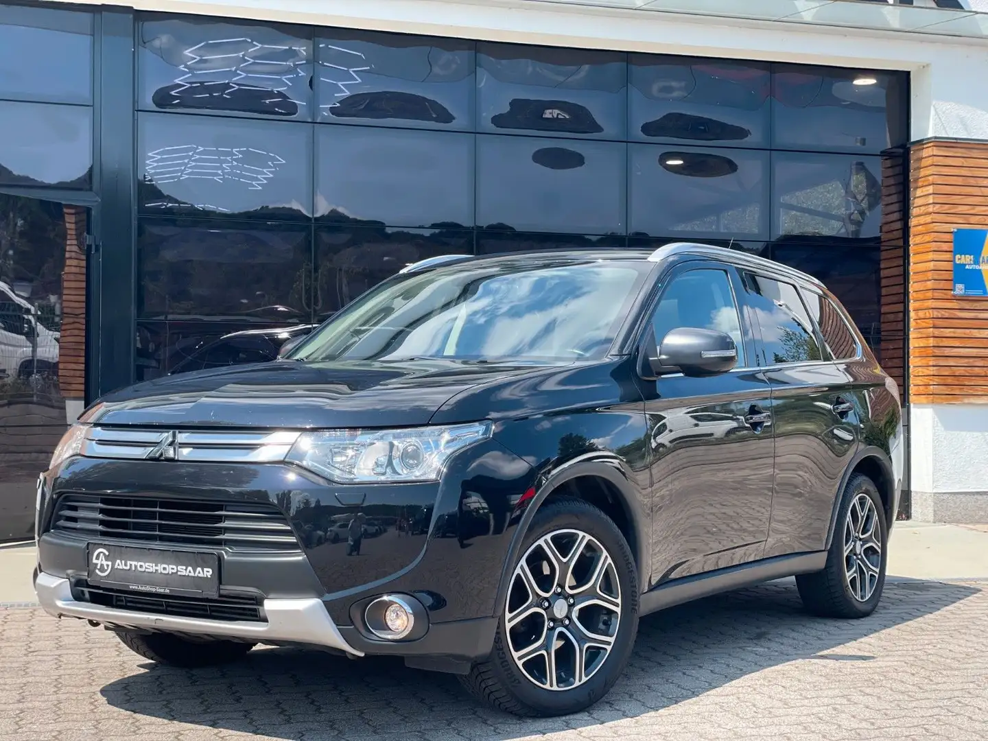 Mitsubishi Outlander ClearTec Instyle 4WD 7 Sitzer Schwarz - 2