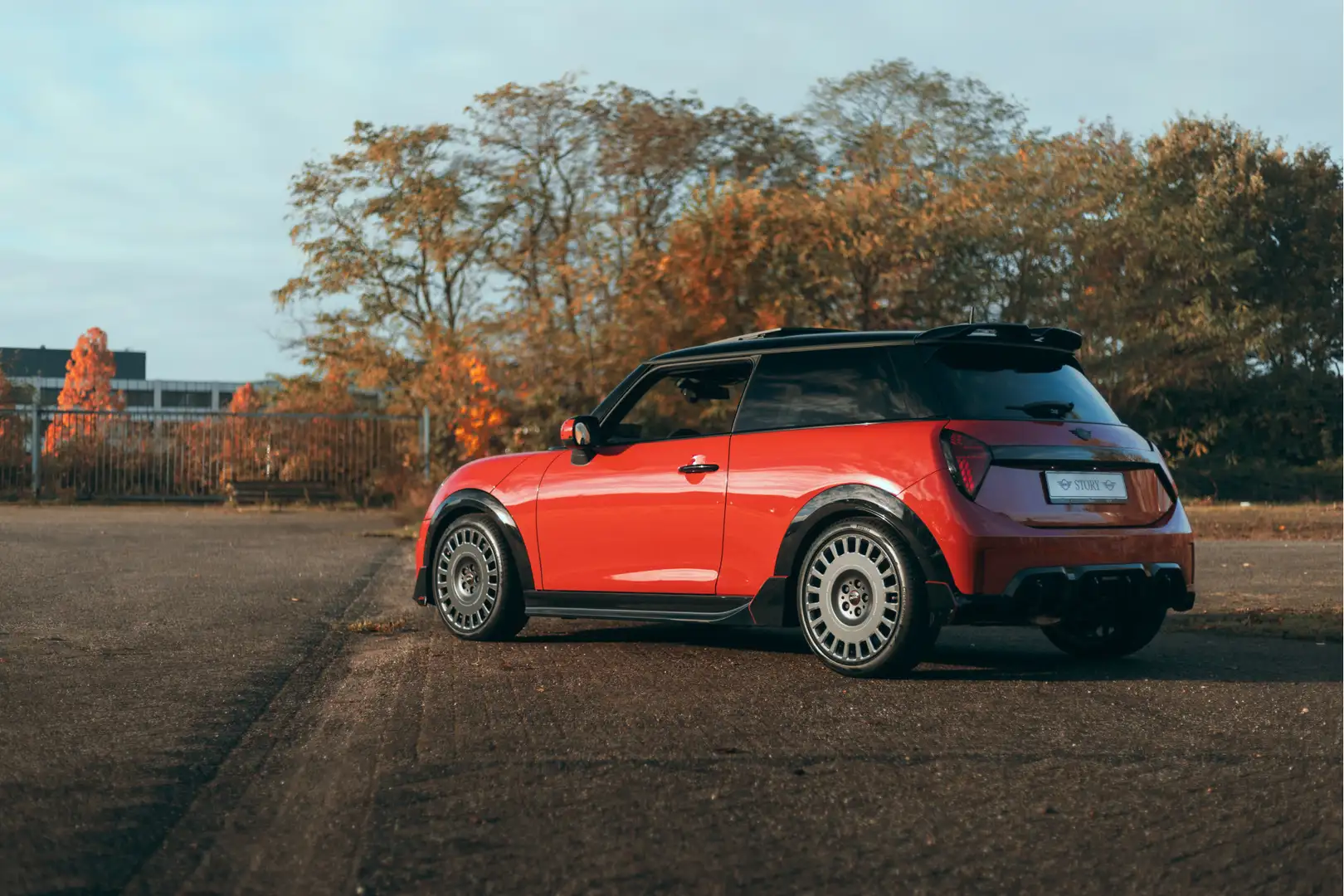 MINI Cooper S Hatchback Automaat / JCW / Pakket XL / 19" John Co Rood - 2