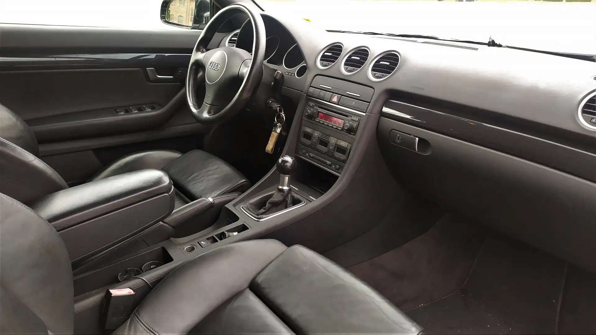 Audi A4 Cabriolet 2.5 V6 TDI Schwarz - 2