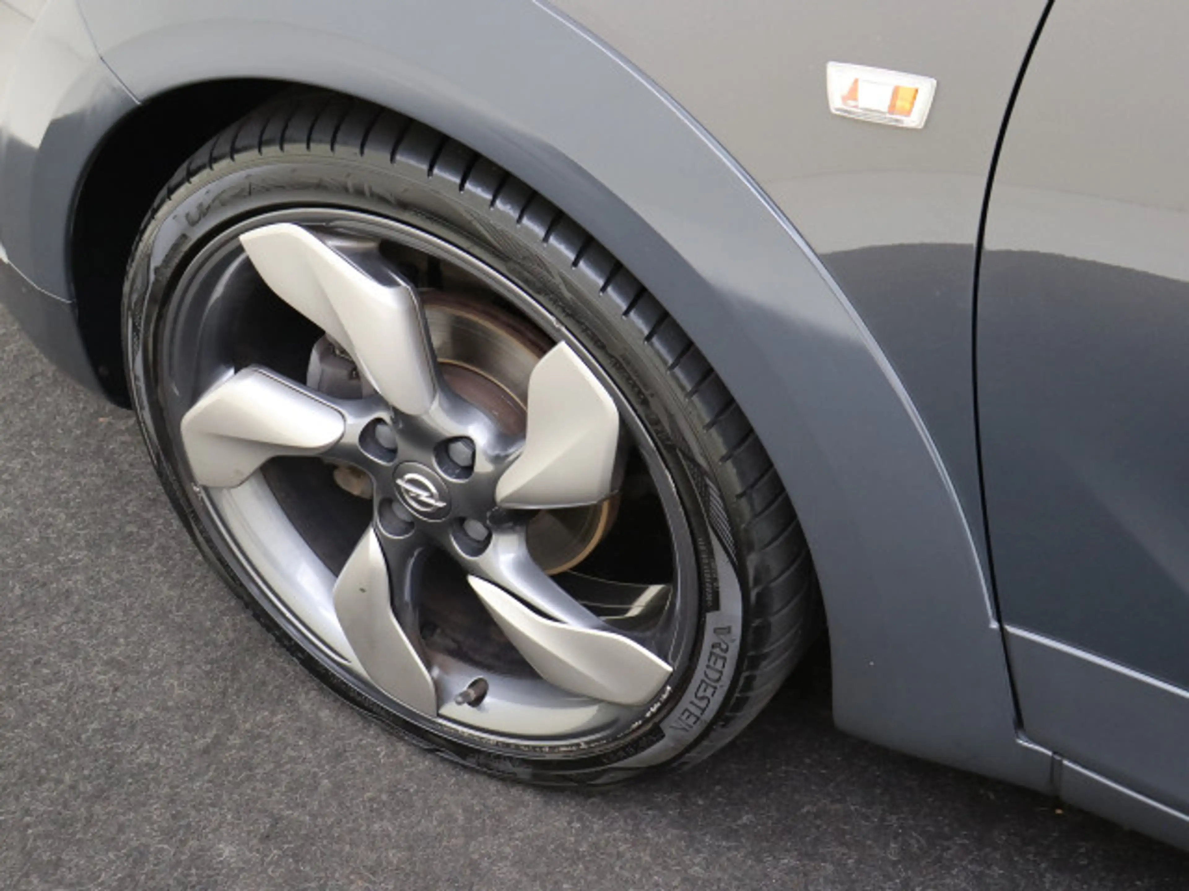 Opel Adam 1.0 Turbo 90PK Rocks — photo 4