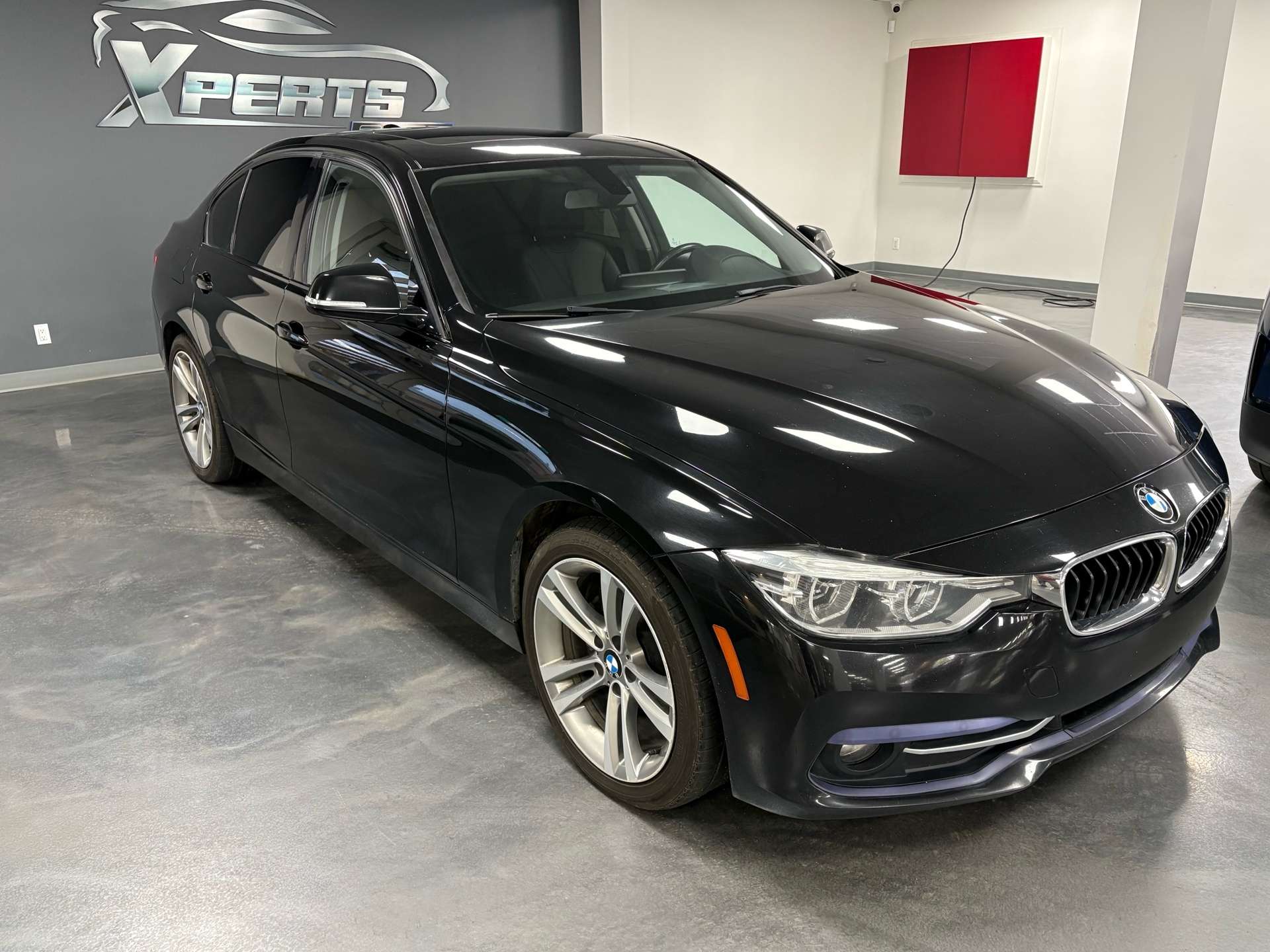 2017 BMW 3 Series 4dr Sdn 320i xDrive AWD — снимка 1