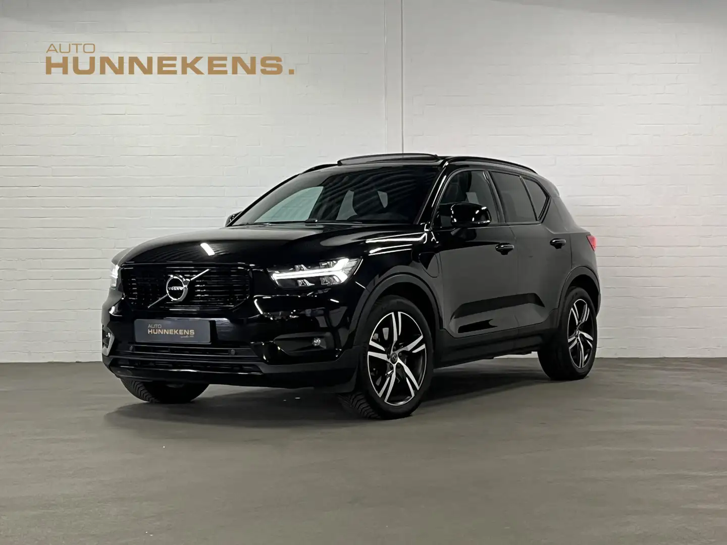 Volvo XC40 1.5 T5 Recharge R-Design | Open dak | Adaptive Cru Schwarz - 2