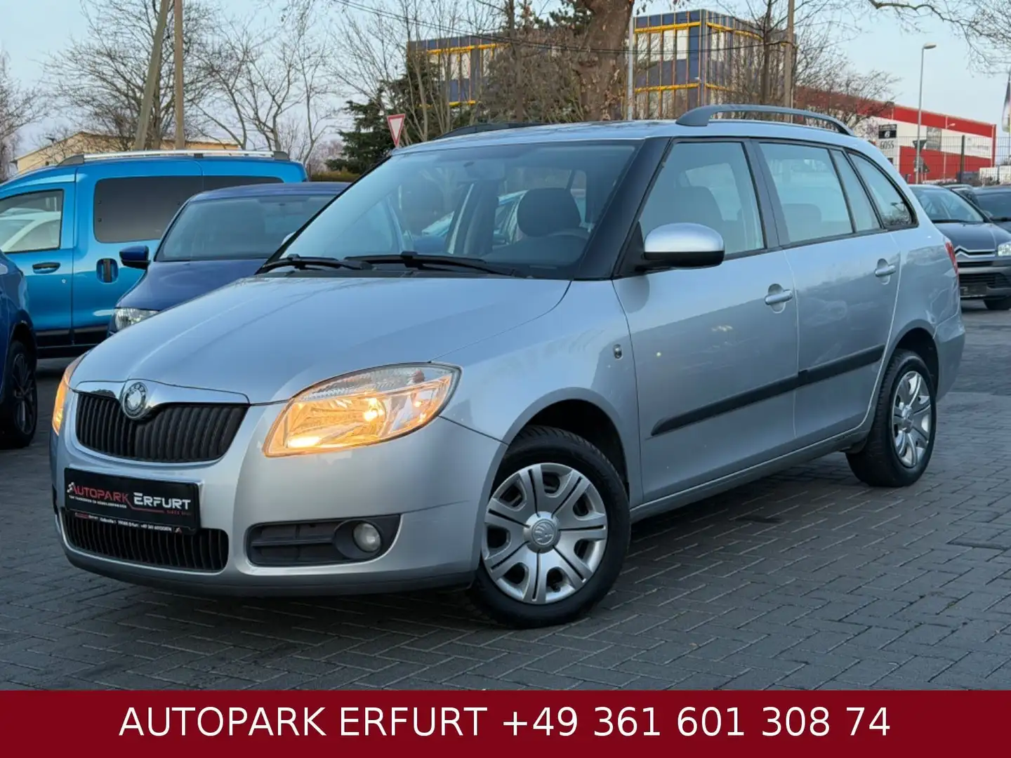 Skoda Fabia Combi Ambiente 1.4*TÜV+SERVICE+GARANTIE Zilver - 1