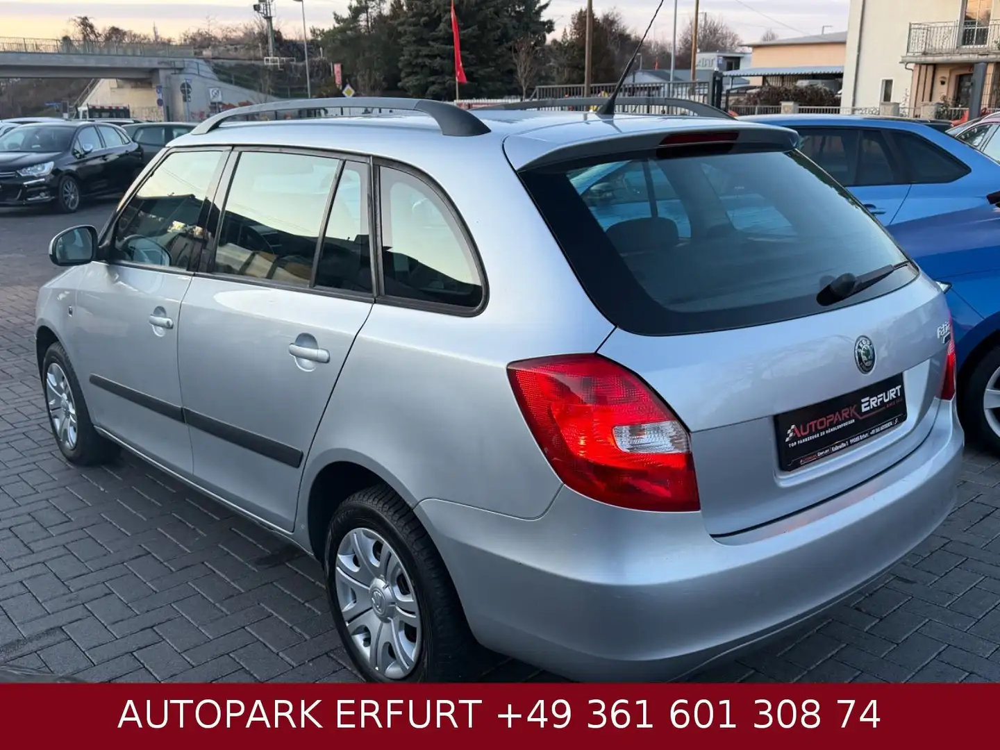 Skoda Fabia Combi Ambiente 1.4*TÜV+SERVICE+GARANTIE Zilver - 2