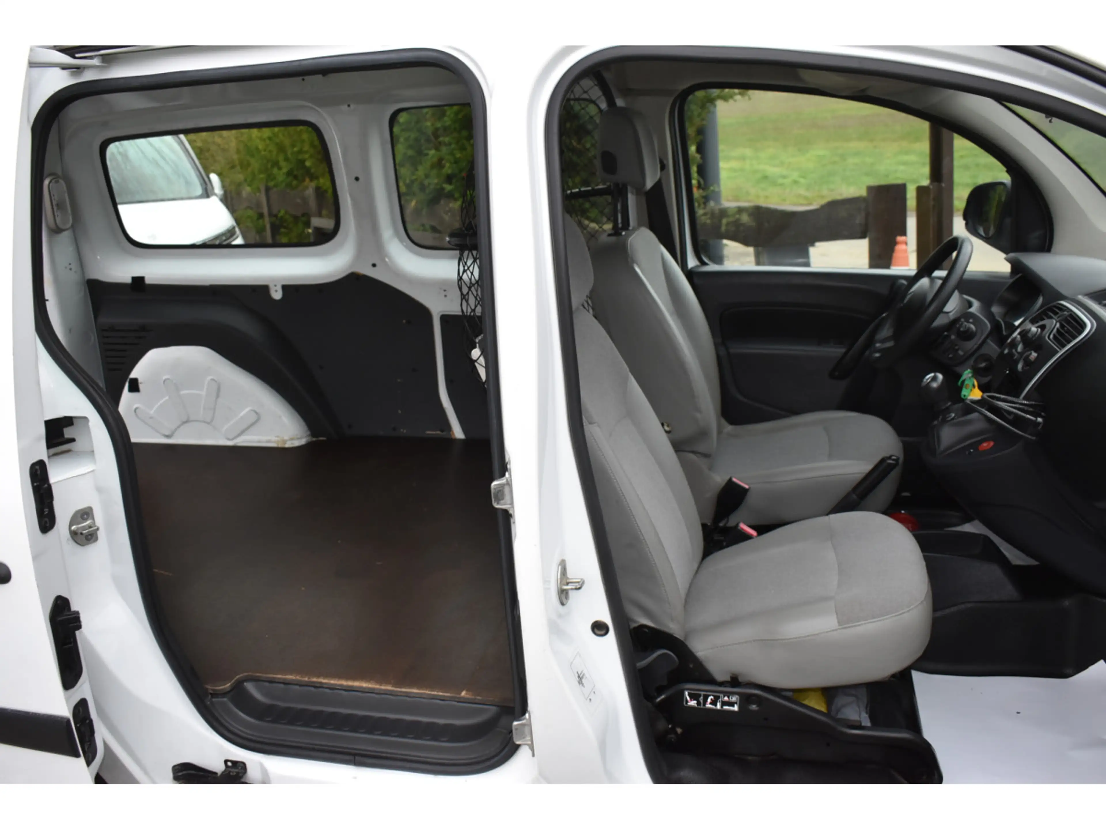 Renault Kangoo 1,5 DCi 95 Maxi — photo 8