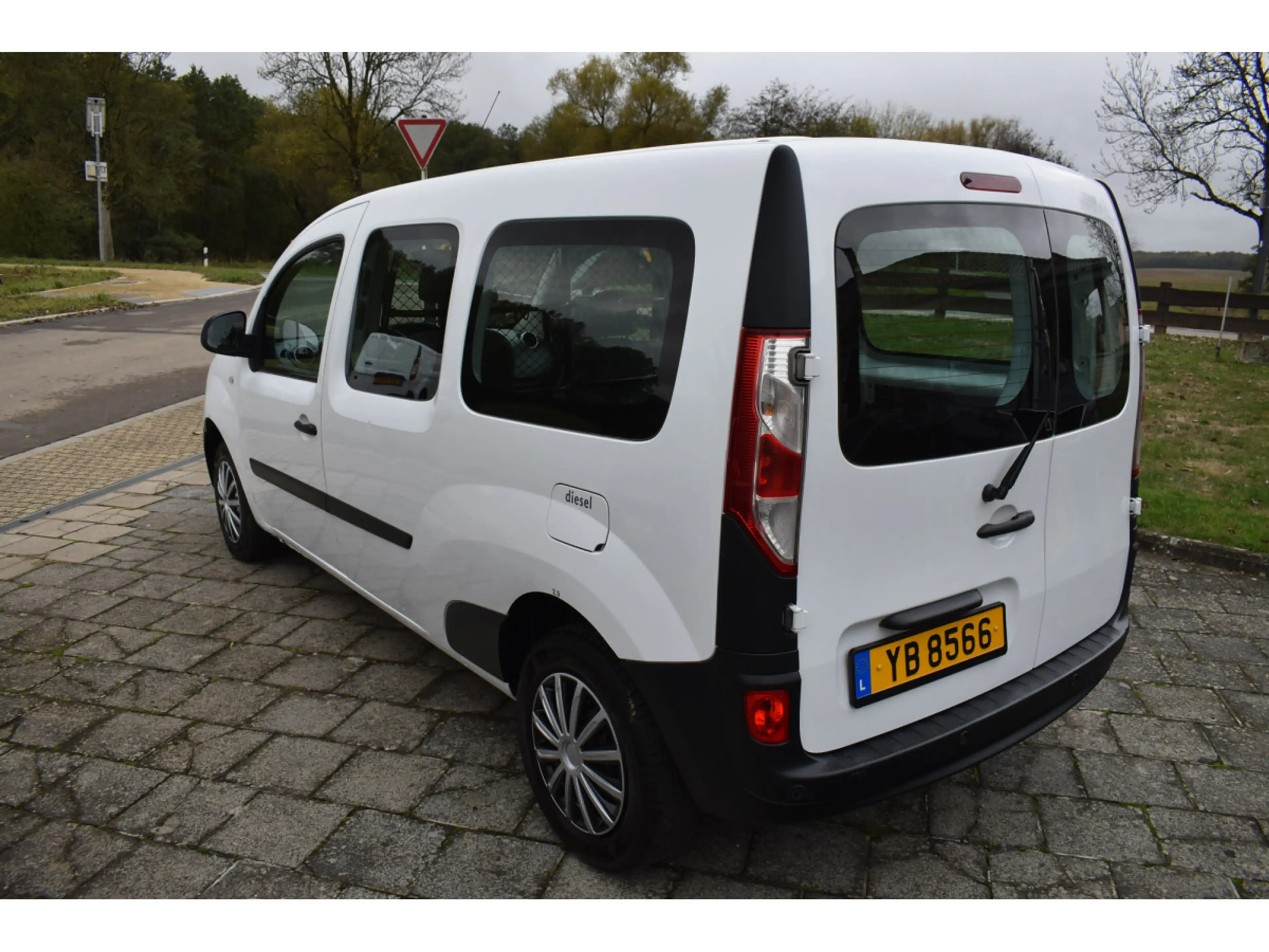 Renault Kangoo 1,5 DCi 95 Maxi — photo 6