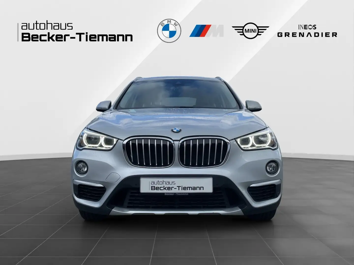 BMW X1 xDrive25d *AUT.*X LINE*LED*M SPORTLENKRAD*NAVI.PLU Argent - 2