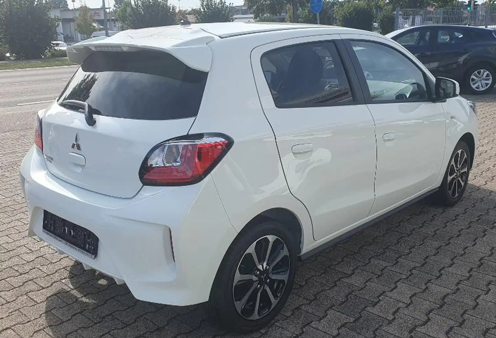 Mitsubishi Space Star Select+ 1.2 MIVEC ClearTec 5-Gang Weiß - 2