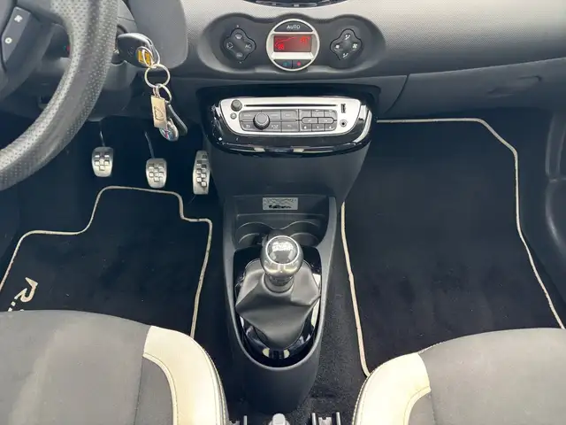 Renault Twingo view 12