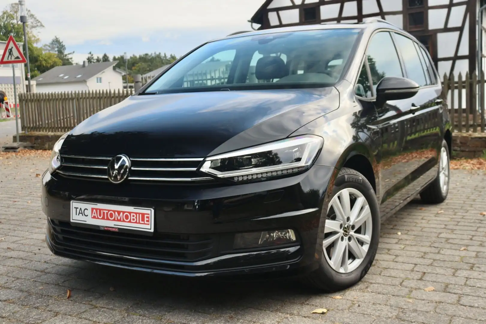 Volkswagen Touran Comfortline DSG IQ-LED VIRTUAL DCC KESSY Černá - 2