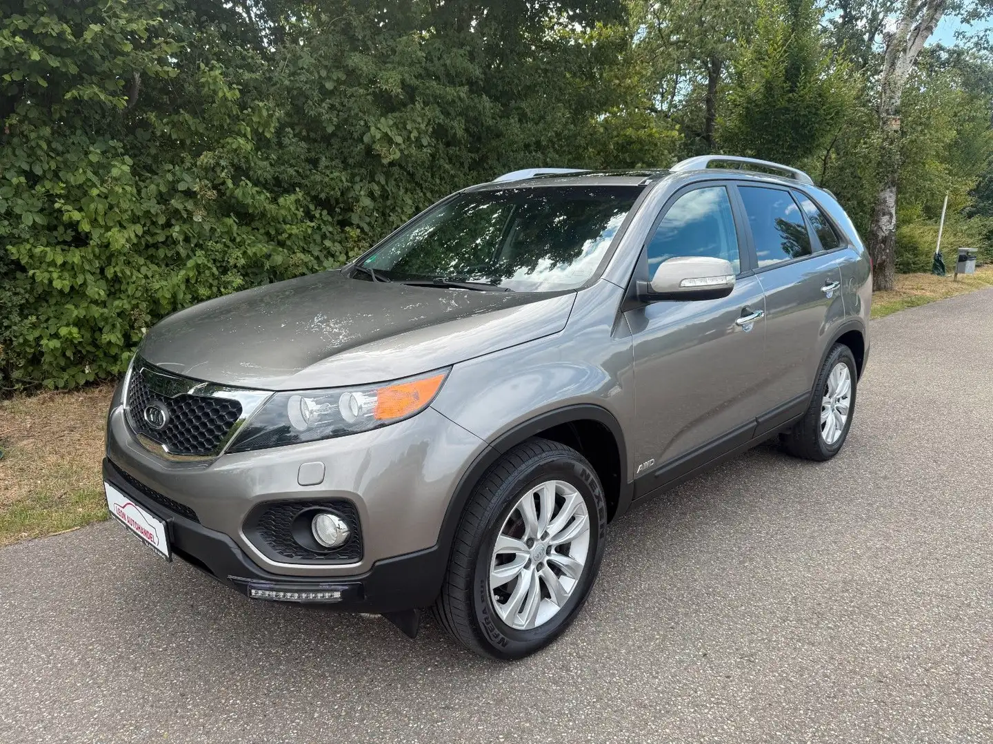 Kia Sorento Spirit 4WD 2.2 Automatik Navi Leder Pano Argent - 1
