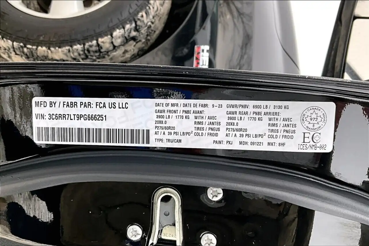 RAM 1500 снимка RAM 1500