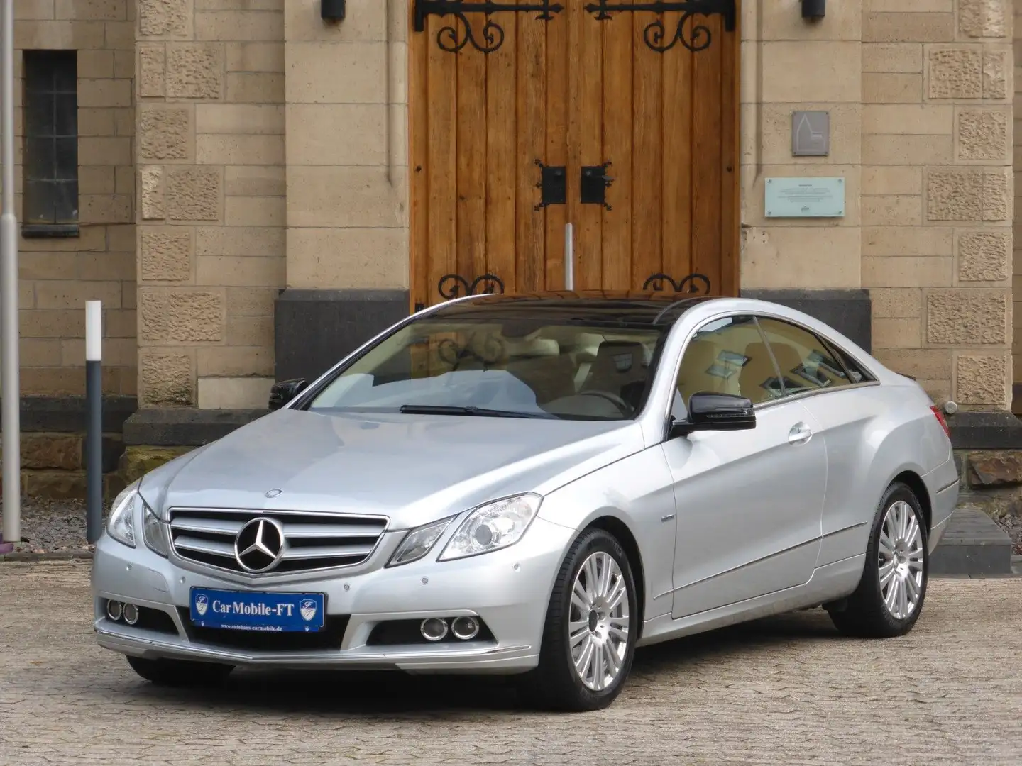 Mercedes-Benz E 250 CGI BlueEfficiency*PANO*LEDER*NAVI*TEMPO Silber - 1