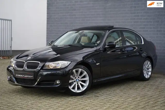 BMW 330 3-serie 330i Luxury Line LCI 272pk, Automaat, Schu