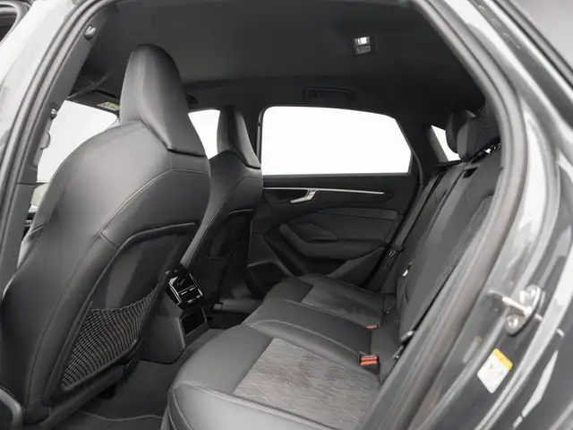 Audi A6 view 9