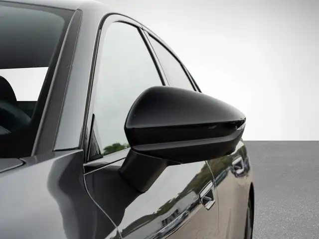 Audi A6 view 13
