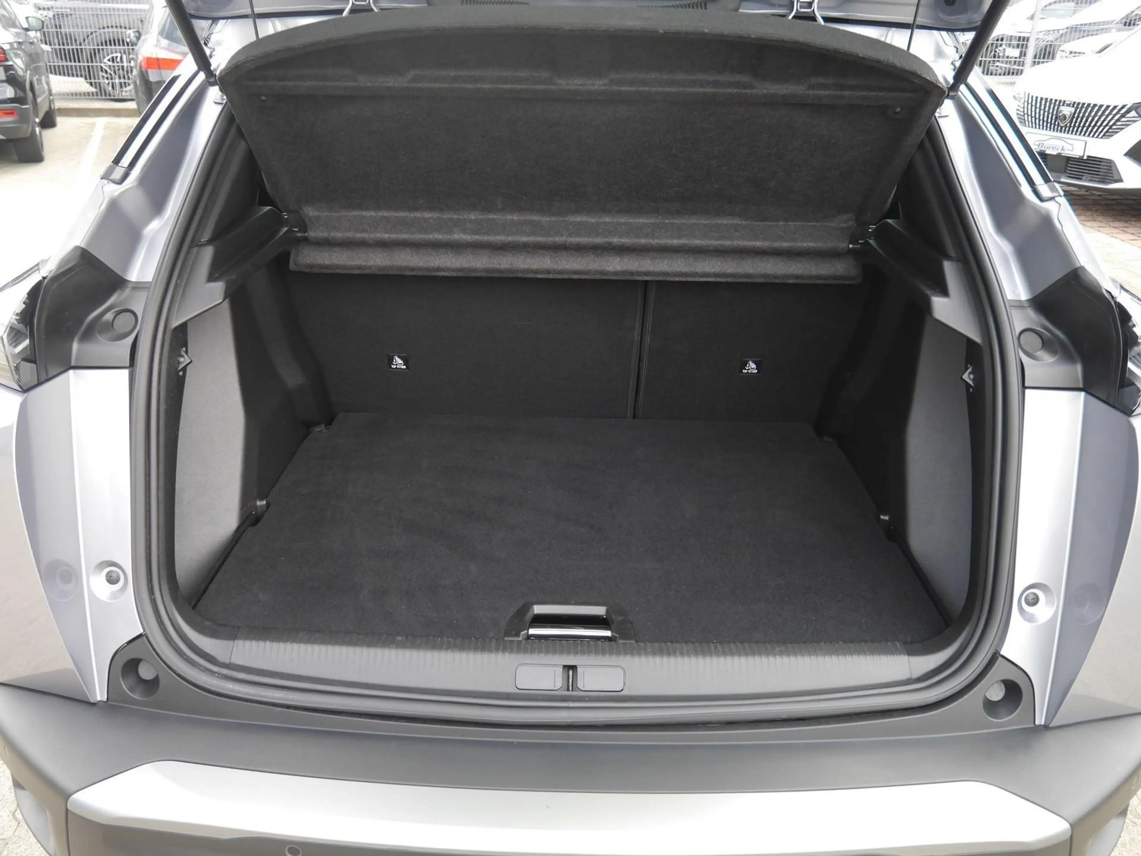 Peugeot 2008 Hybrid 145 GT Navi/LED/SHZ/360-Grad — photo 7