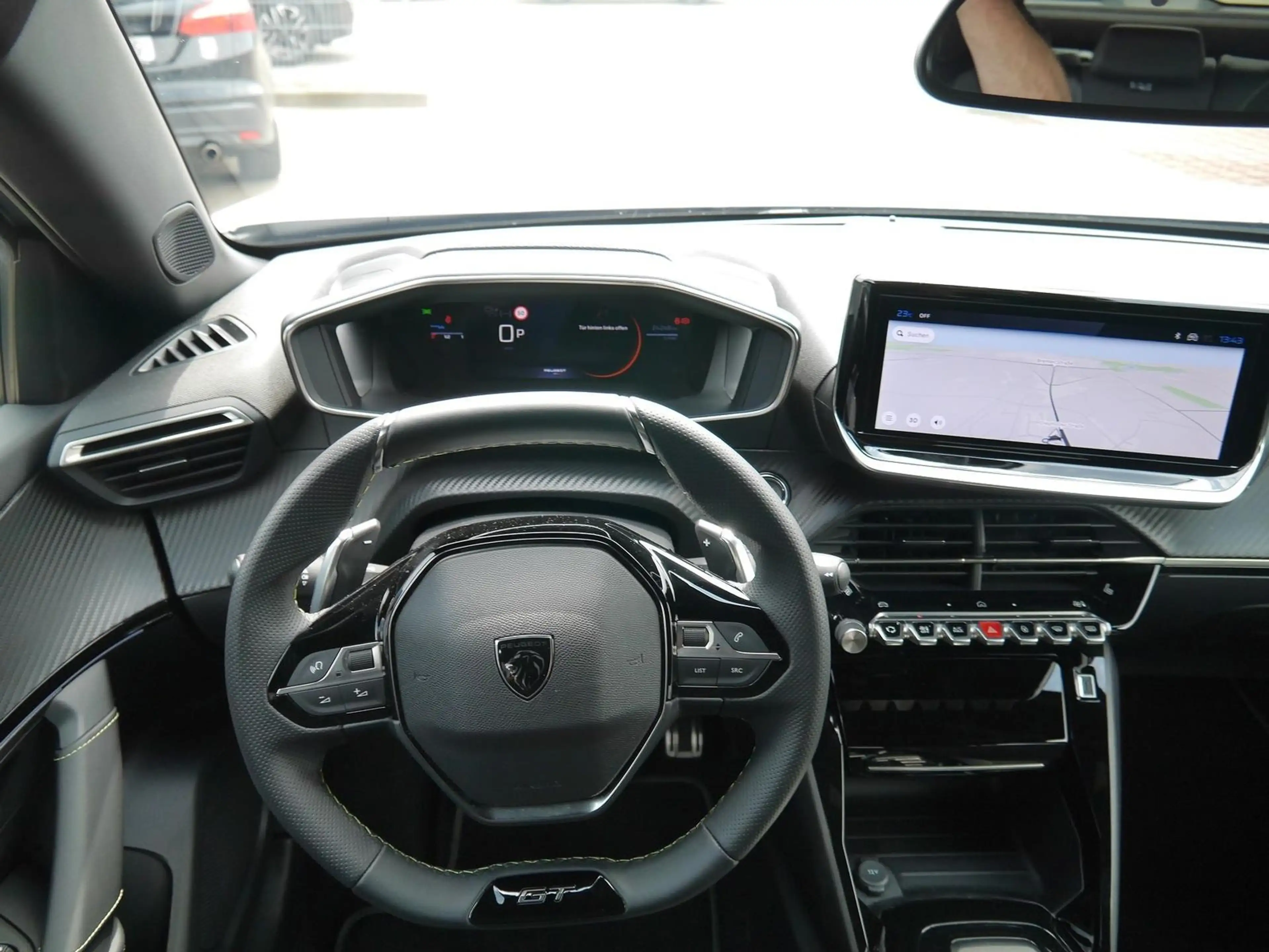 Peugeot 2008 Hybrid 145 GT Navi/LED/SHZ/360-Grad — photo 15