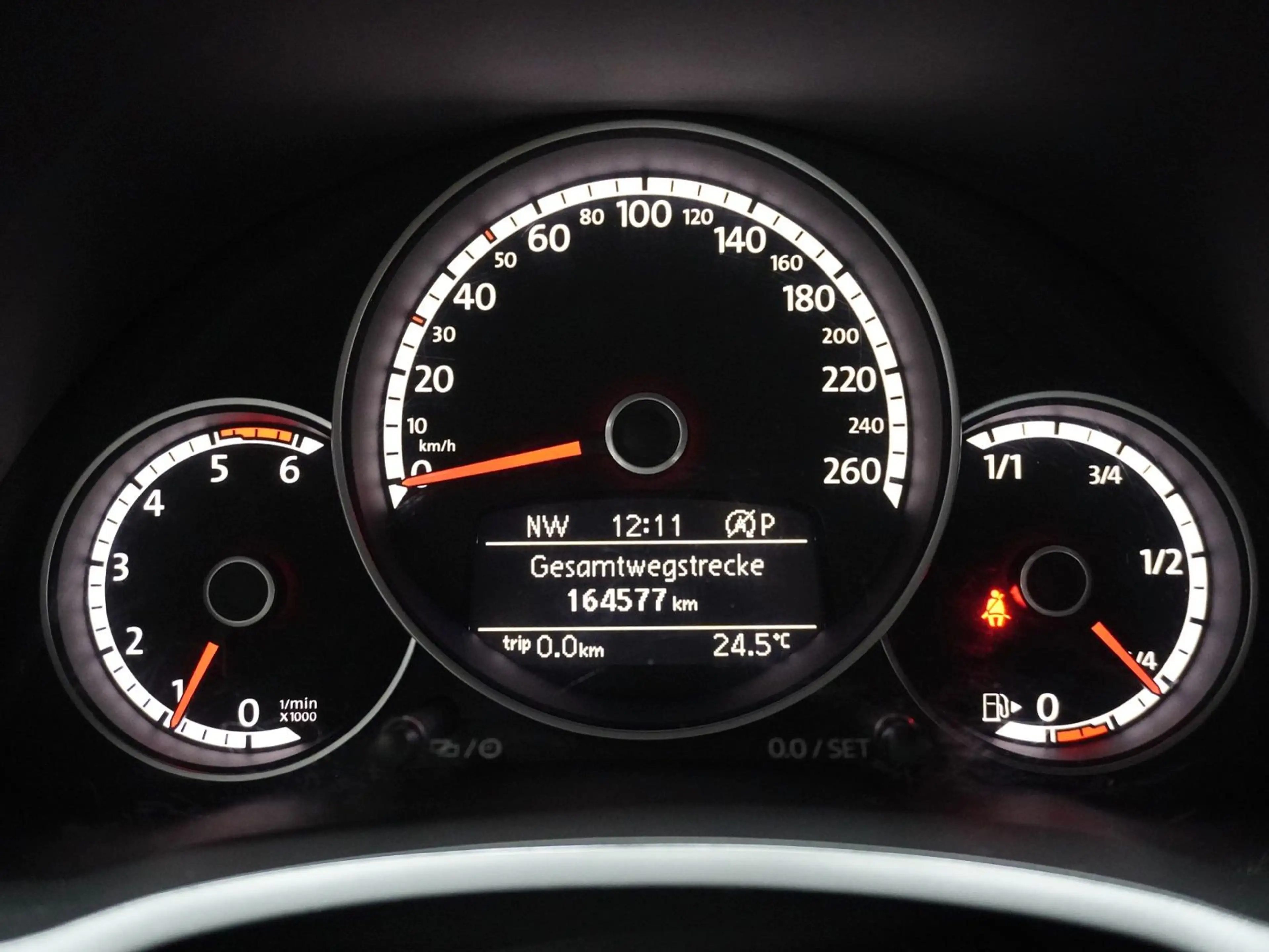 Volkswagen Beetle Lim. 2.0TDI DSG Club | BIXENON | NAVI | — photo 9