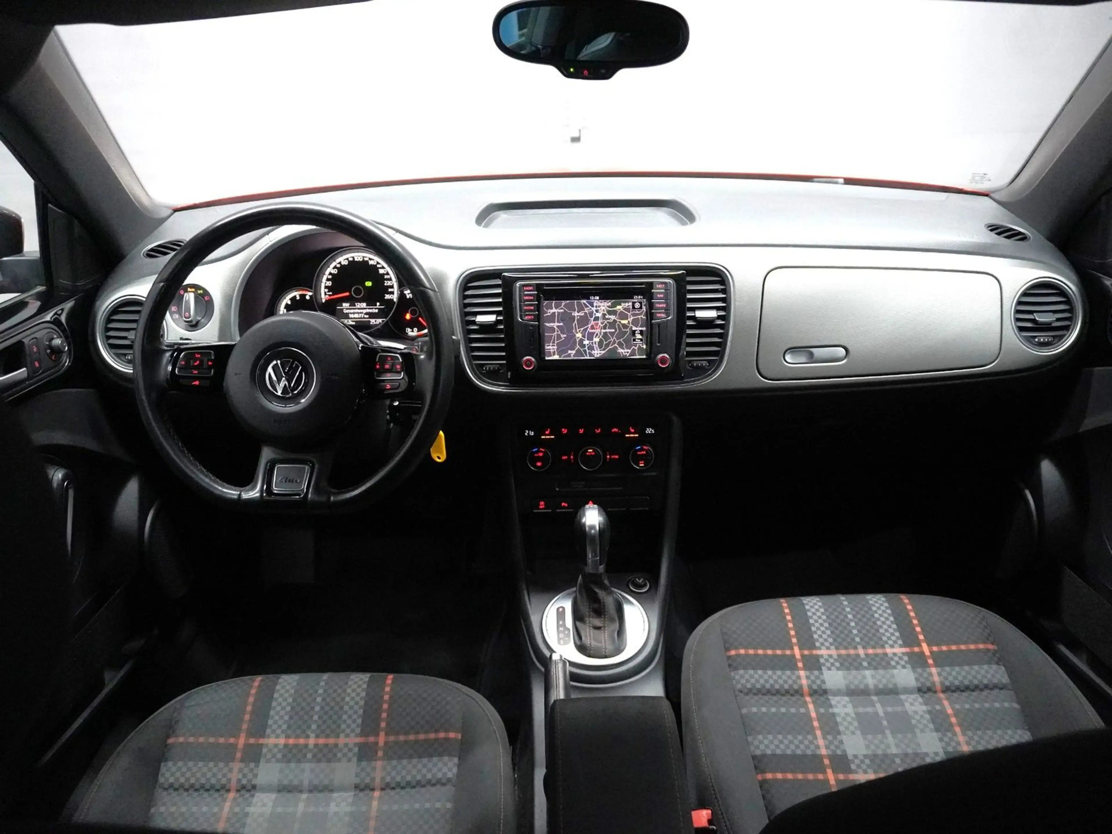 Volkswagen Beetle Lim. 2.0TDI DSG Club | BIXENON | NAVI | — photo 10