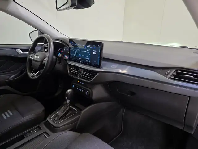 Ford Focus view 13