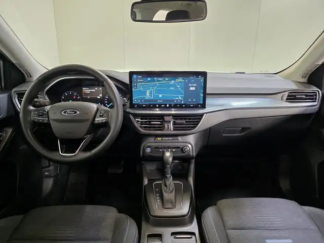 Ford Focus view 11