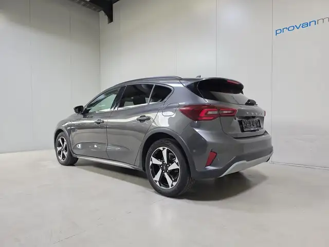 Ford Focus view 6