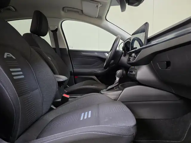 Ford Focus view 2