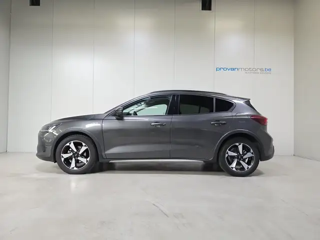 Ford Focus view 8