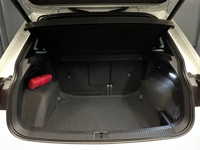 Volkswagen Tiguan view 28