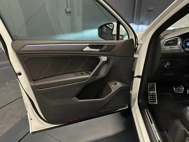 Volkswagen Tiguan view 13