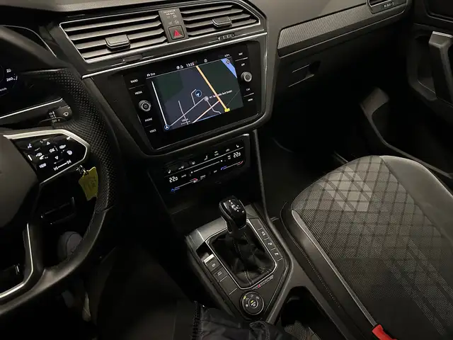 Volkswagen Tiguan view 19