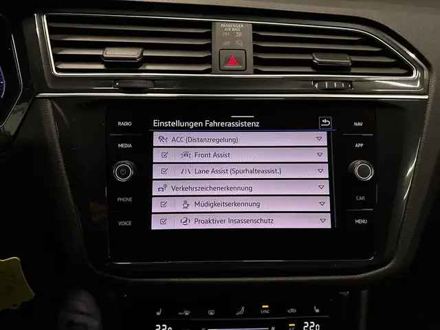 Volkswagen Tiguan view 24
