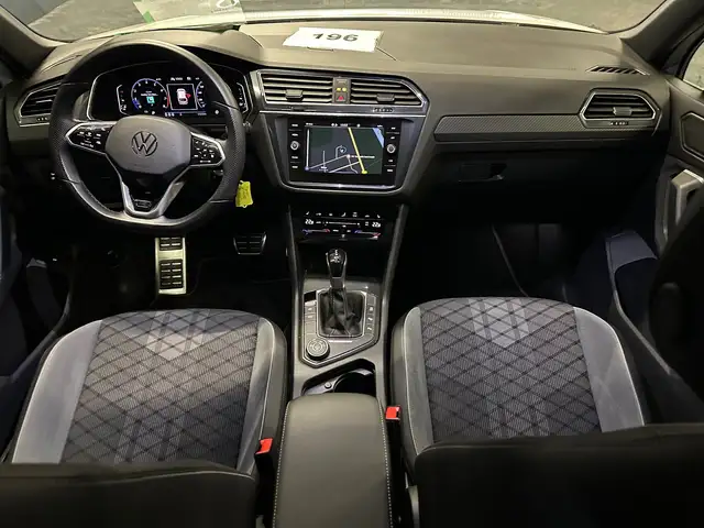 Volkswagen Tiguan view 12
