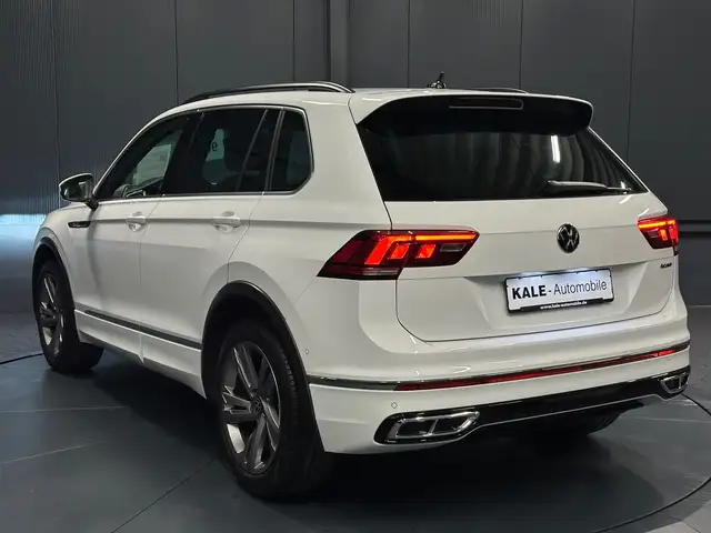 Volkswagen Tiguan view 3