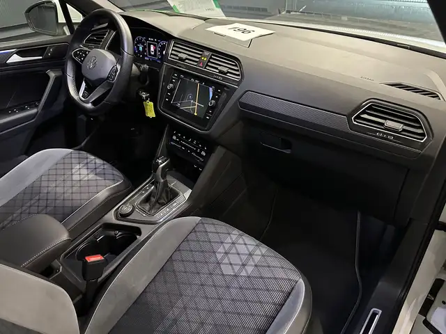 Volkswagen Tiguan view 11