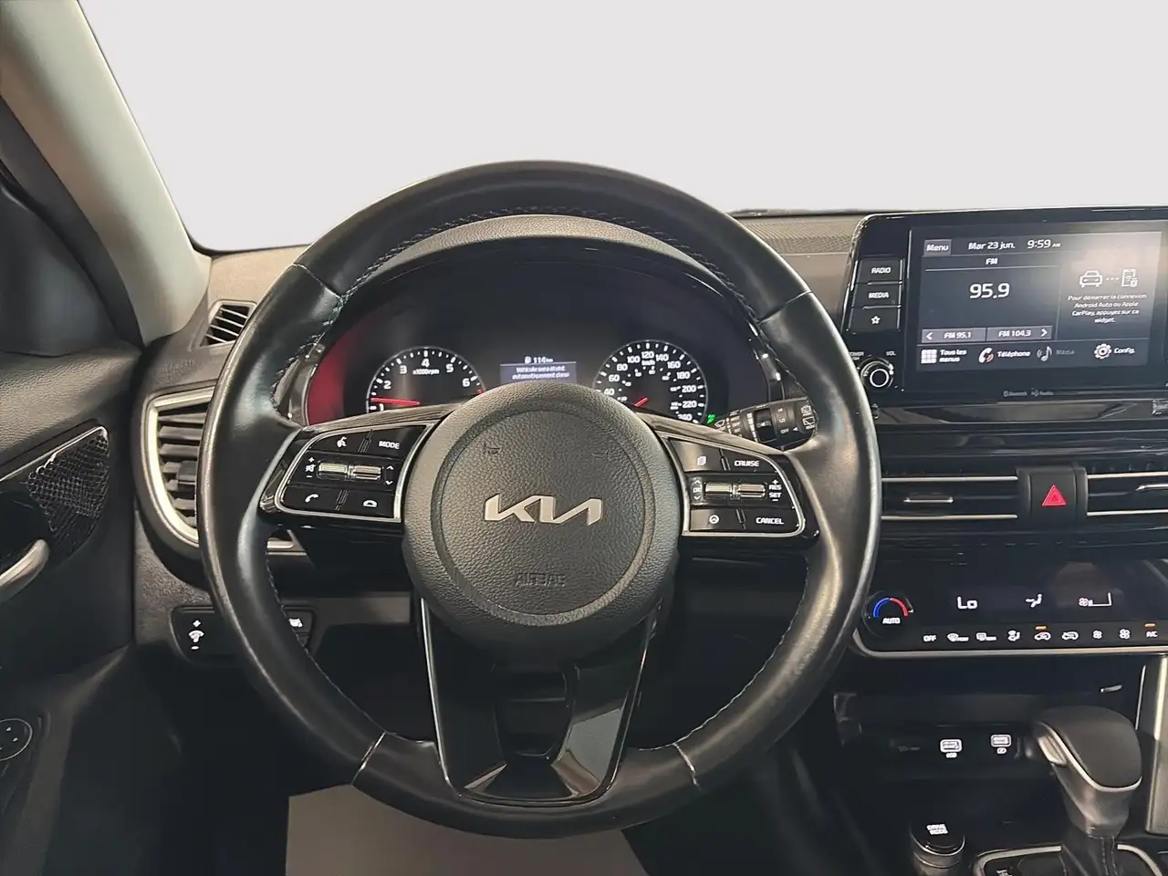 Kia Seltos снимка Kia Seltos