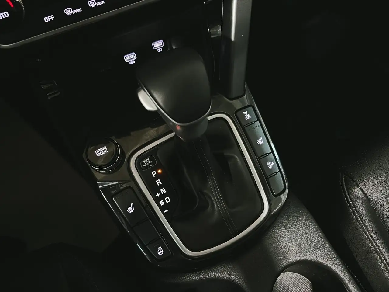 Kia Seltos снимка Kia Seltos